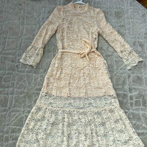Gorgeous lace dress size S🥰🥰🥰